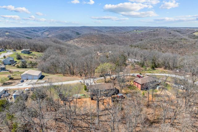 160 Yates Avenue, Reeds Spring, MO 65737