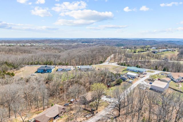 160 Yates Avenue, Reeds Spring, MO 65737