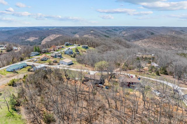 160 Yates Avenue, Reeds Spring, MO 65737