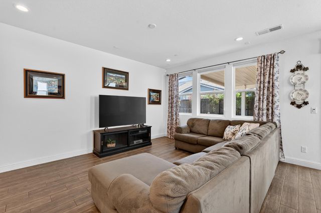 12654 Solsberry Way, Rancho Cordova, CA 95742