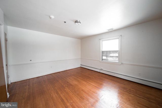 8020 EASTERN AVE NW, Washington, DC 20012