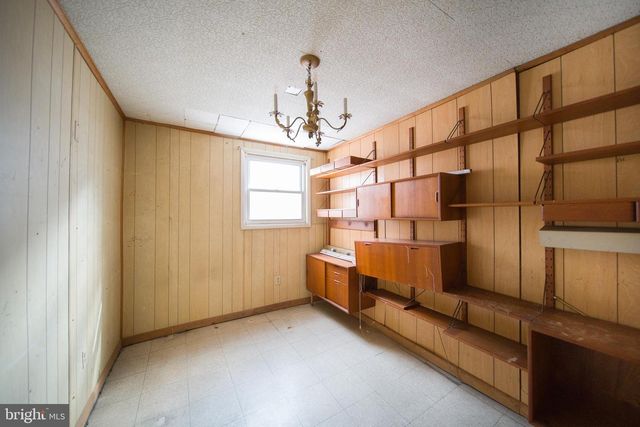 8020 EASTERN AVE NW, Washington, DC 20012