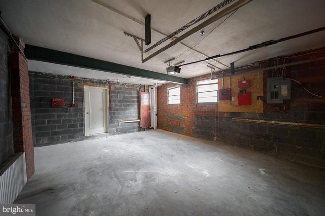 8020 EASTERN AVE NW, Washington, DC 20012