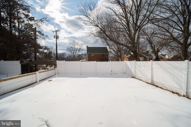 8020 EASTERN AVE NW, Washington, DC 20012