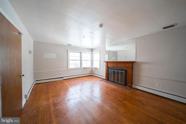 8020 EASTERN AVE NW, Washington, DC 20012