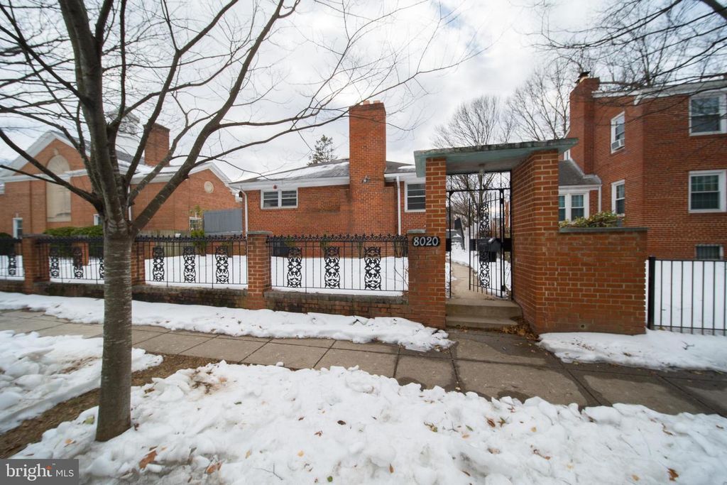8020 EASTERN AVE NW, Washington, DC 20012