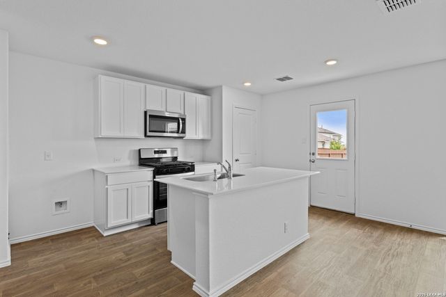 12552 Ivory Pkwy, Converse, TX 78109