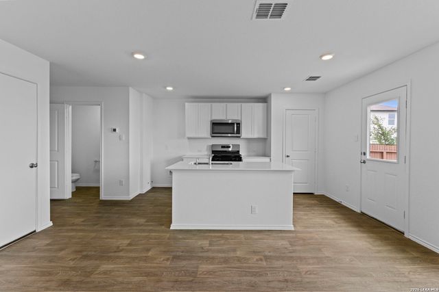 12552 Ivory Pkwy, Converse, TX 78109