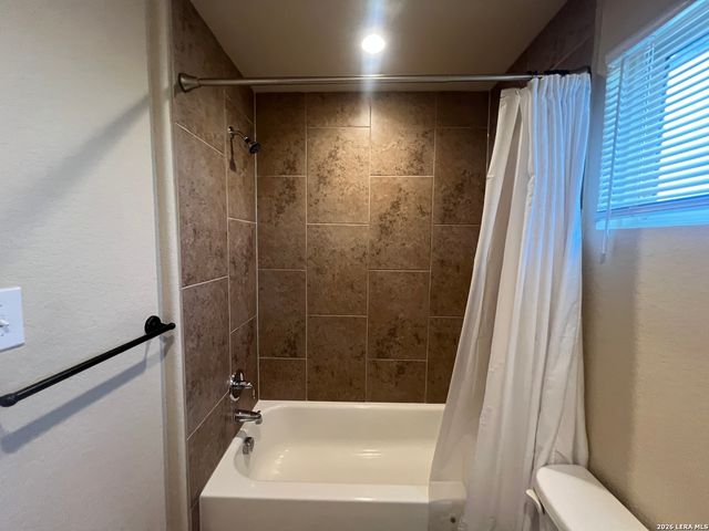 6418 LUGLIO LN, San Antonio, TX 78233