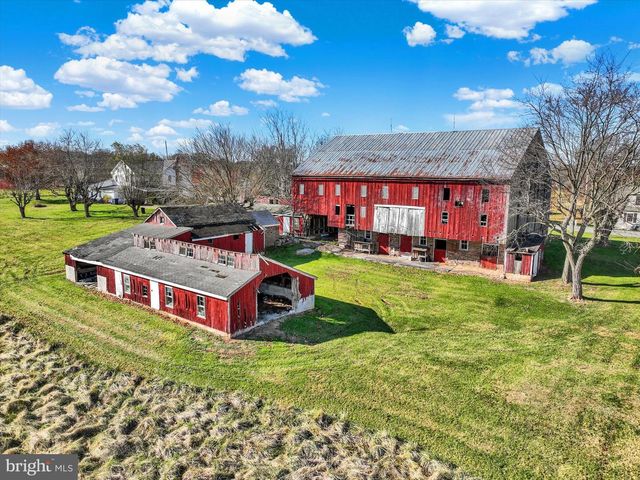 5270 PINE HILL RD, Dover, PA 17315