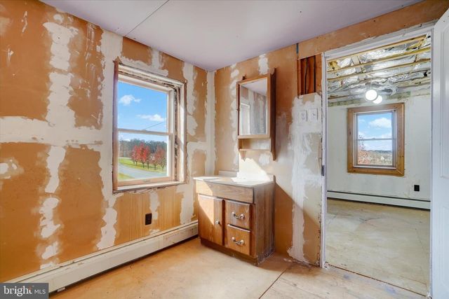 5270 PINE HILL RD, Dover, PA 17315