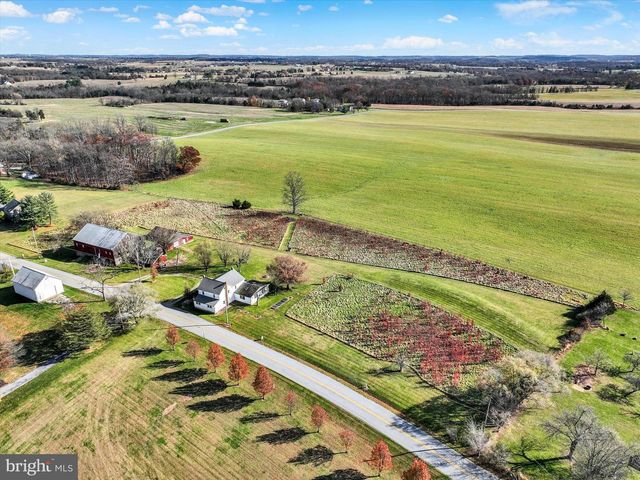 5270 PINE HILL RD, Dover, PA 17315