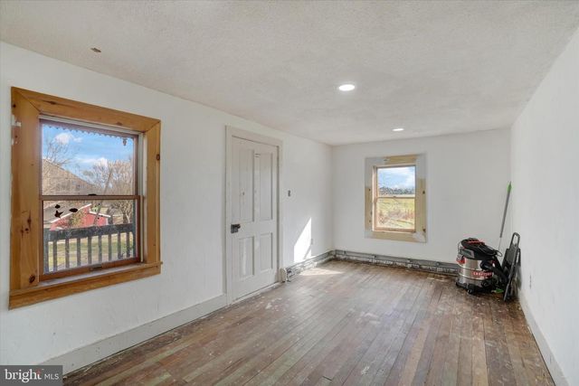 5270 PINE HILL RD, Dover, PA 17315