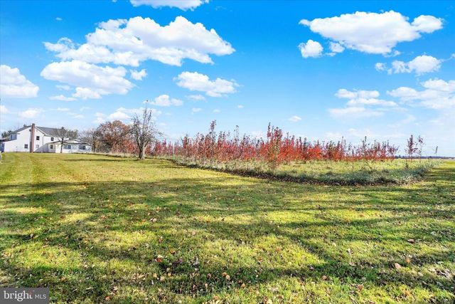 5270 PINE HILL RD, Dover, PA 17315