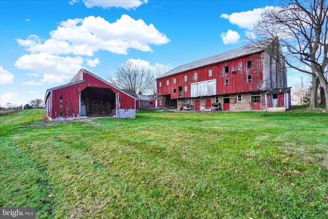 5270 PINE HILL RD, Dover, PA 17315