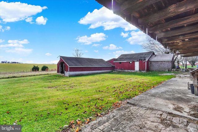 5270 PINE HILL RD, Dover, PA 17315