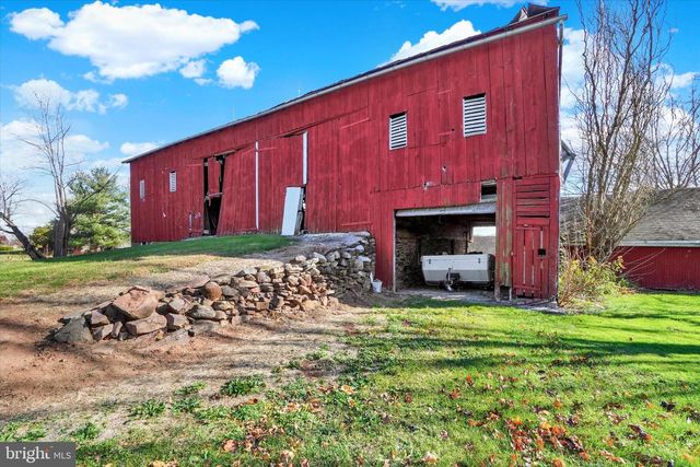 5270 PINE HILL RD, Dover, PA 17315