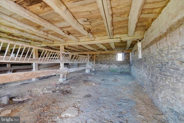 5270 PINE HILL RD, Dover, PA 17315