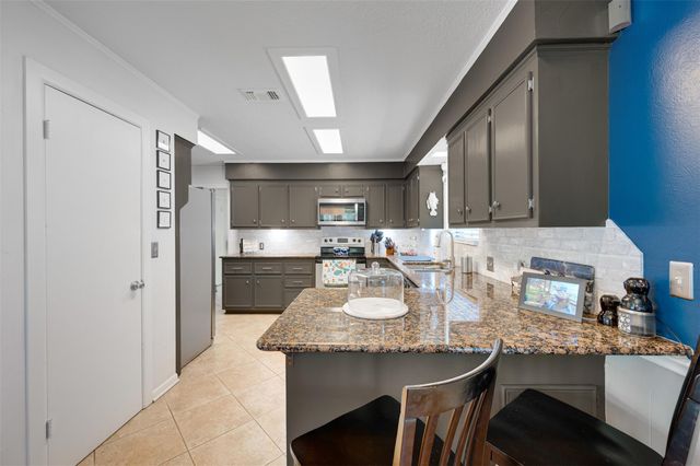 536 Wildewood DR, Chandler, TX 75758