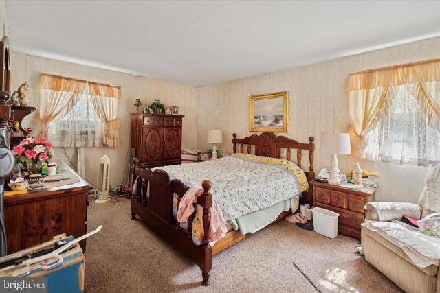 400 REDHILL DR, Broomall, PA 19008