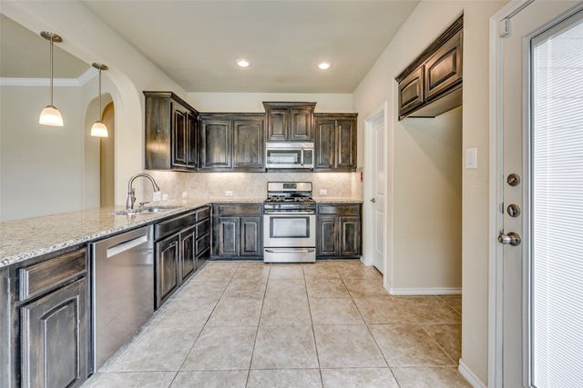 6916 Cloudcroft Lane, Fort Worth, TX 76131
