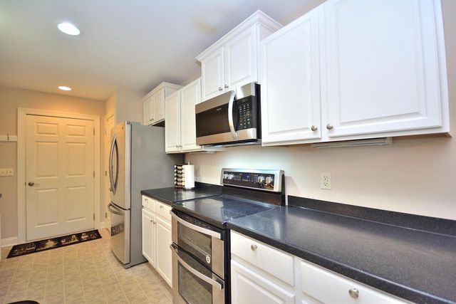 1530 Roxbury WAY, Waukesha, WI 53186