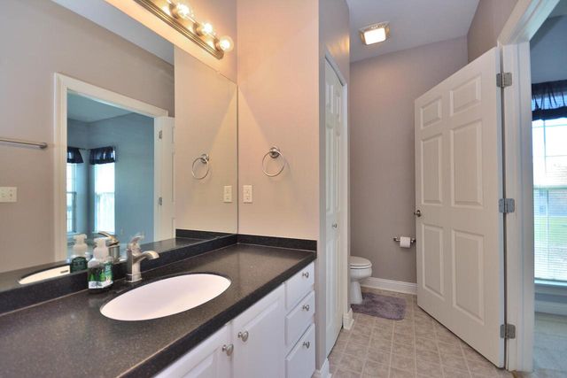1530 Roxbury WAY, Waukesha, WI 53186