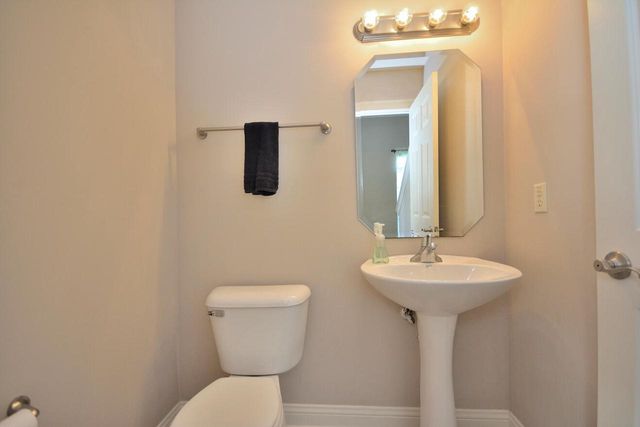 1530 Roxbury WAY, Waukesha, WI 53186