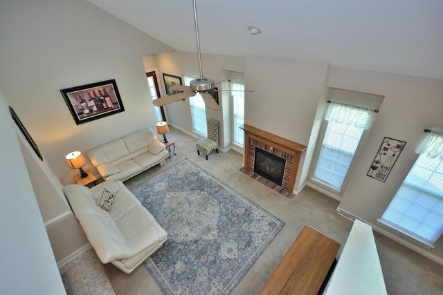 1530 Roxbury WAY, Waukesha, WI 53186