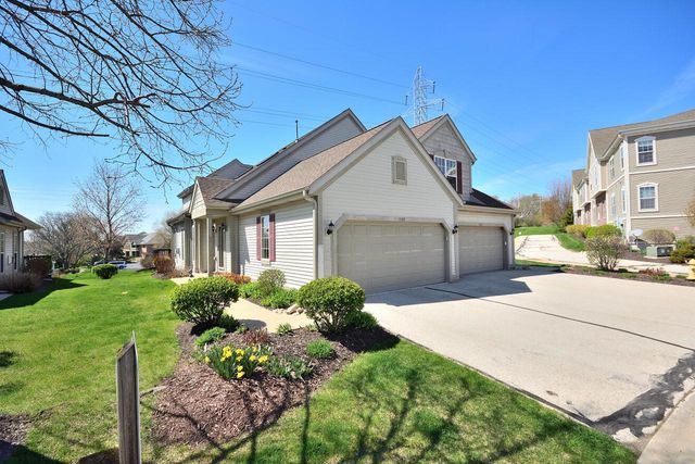 1530 Roxbury WAY, Waukesha, WI 53186