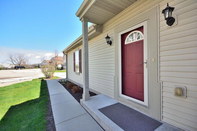 1530 Roxbury WAY, Waukesha, WI 53186