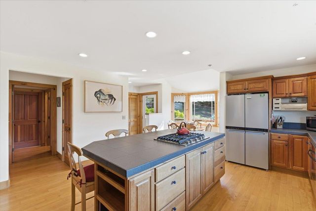 1175 Eagle Hill Road, Royal Oaks, CA 95076