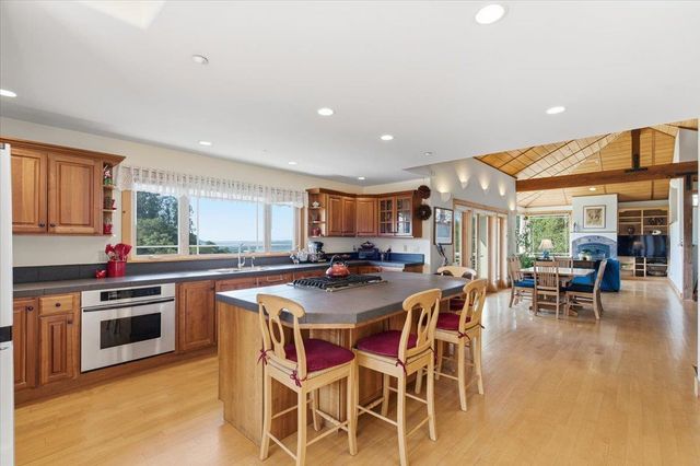 1175 Eagle Hill Road, Royal Oaks, CA 95076