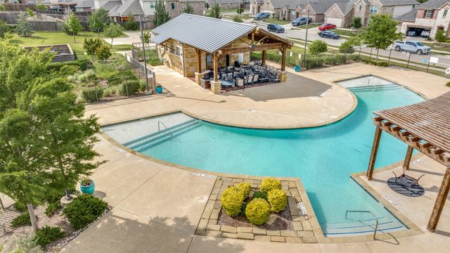 1109 Crest Meadow Drive, Fort Worth, TX 76052