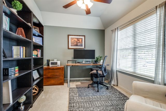 1109 Crest Meadow Drive, Fort Worth, TX 76052