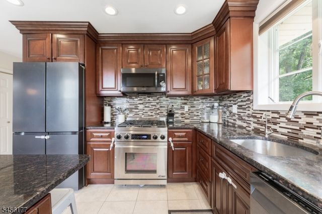 27 Dalewood Rd, Wayne Twp., NJ 07470
