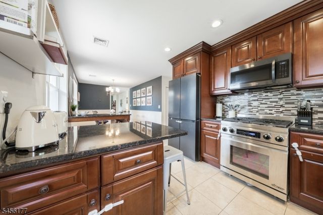 27 Dalewood Rd, Wayne Twp., NJ 07470
