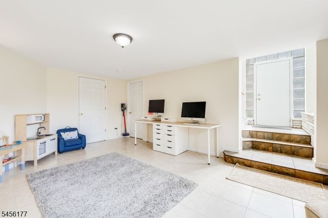 27 Dalewood Rd, Wayne Twp., NJ 07470