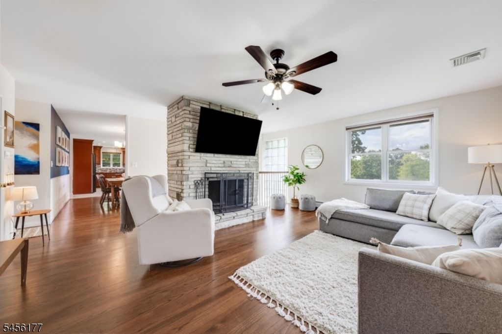 27 Dalewood Rd, Wayne Twp., NJ 07470 — photo 2