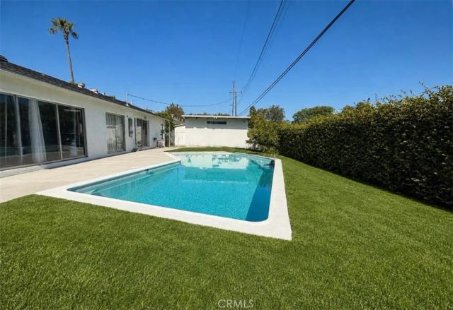2209 Grovemont, Santa Ana, CA 92705