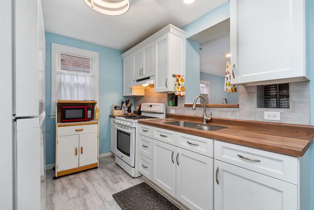 11305 S Central Park Avenue, Chicago, IL 60655