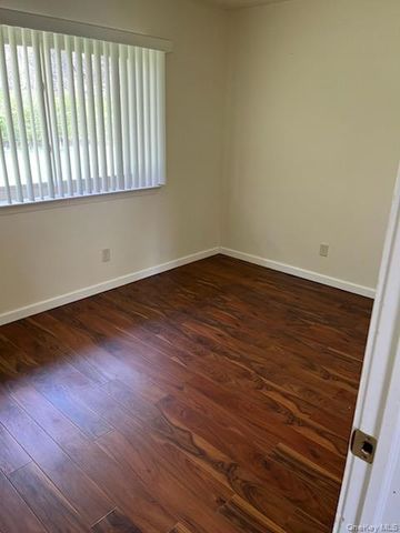 30 Storm Drives C 30, Holtsville, NY 11742