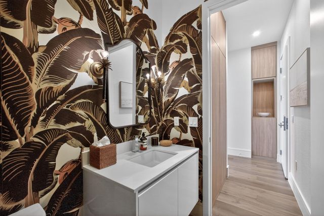 220 Lake Shore Drive 613, Lake Park, FL 33403