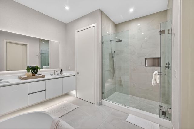220 Lake Shore Drive 613, Lake Park, FL 33403