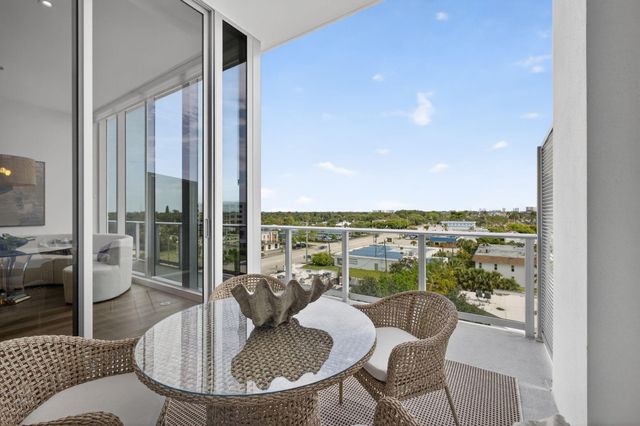 220 Lake Shore Drive 613, Lake Park, FL 33403