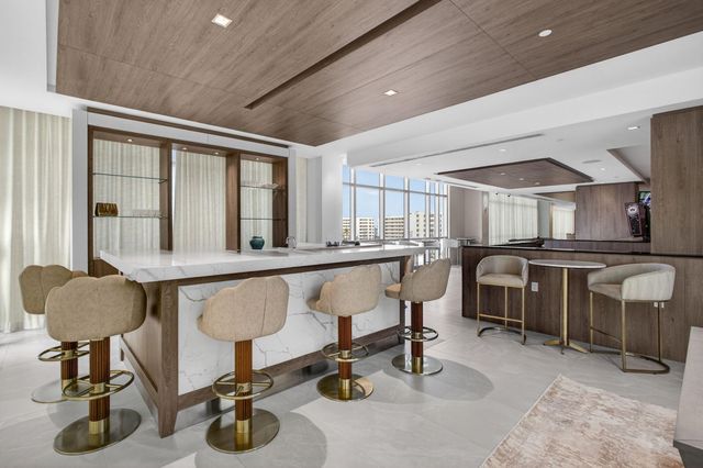 220 Lake Shore Drive 613, Lake Park, FL 33403