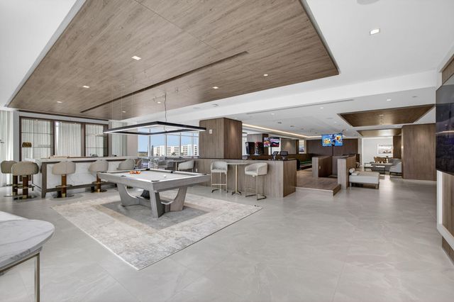 220 Lake Shore Drive 613, Lake Park, FL 33403