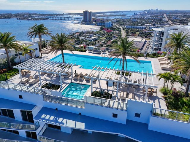 220 Lake Shore Drive 613, Lake Park, FL 33403