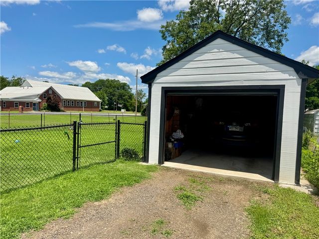 703 E 6th Street, Russellville, AR 72801