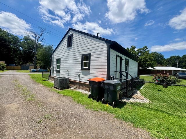 703 E 6th Street, Russellville, AR 72801